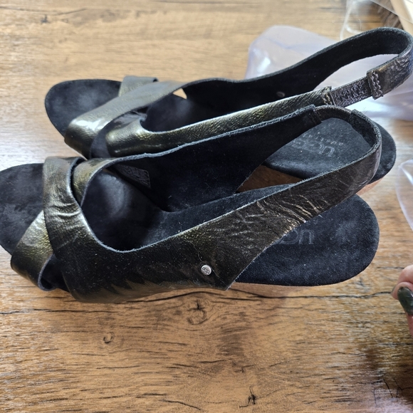 Ugg Hazel 1926 Metallic Patent Slingback Cork Wedge Heels Sandals - Picture 4 of 12